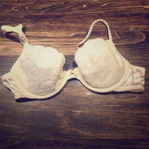Victoria Secret Bra size 38 C, Ivory